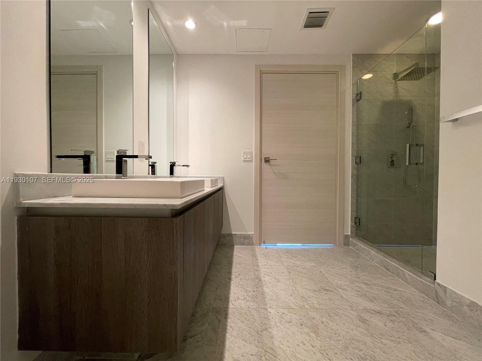801 S Miami Ave #3303, Miami FL 33130