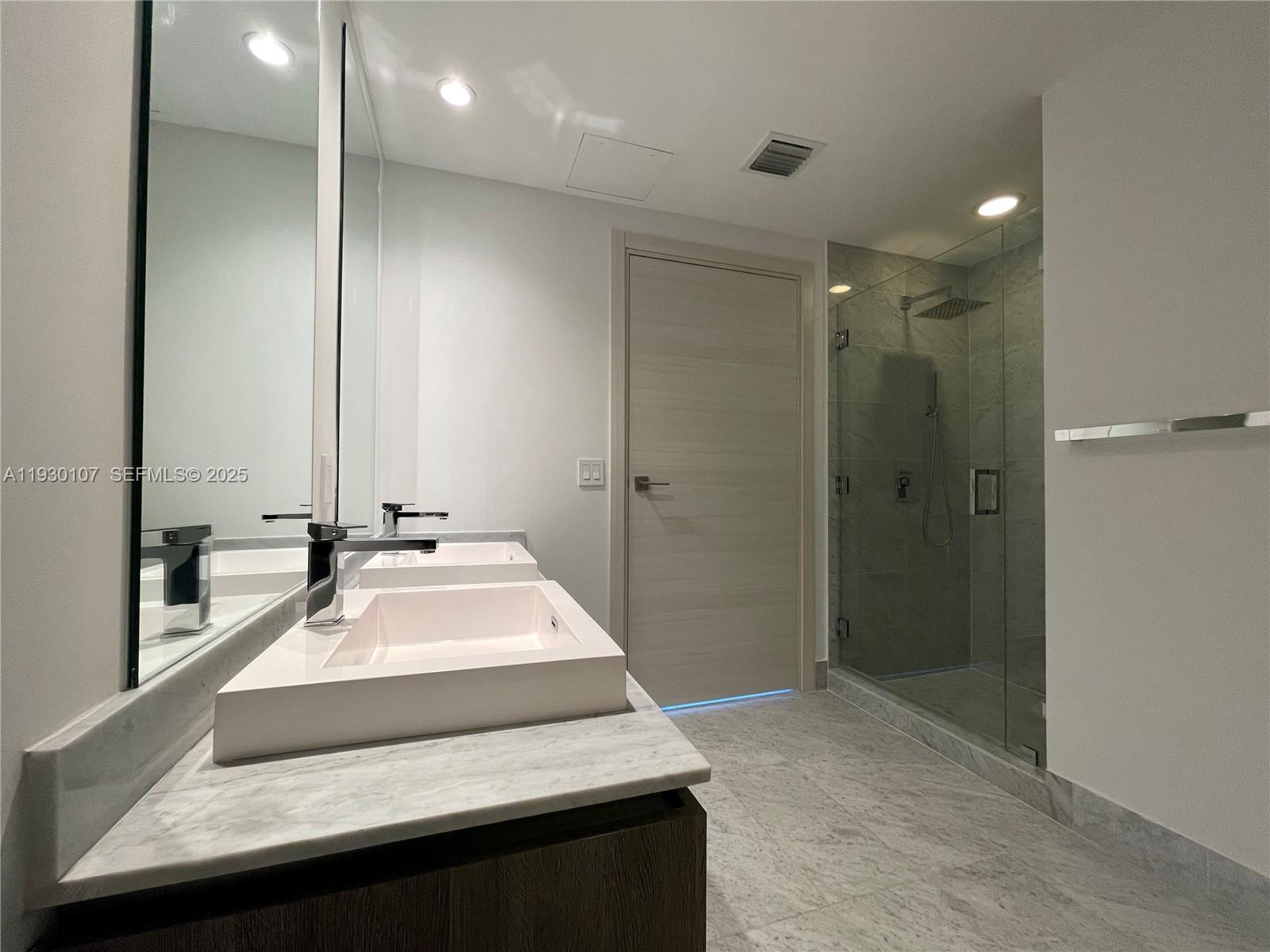 801 S Miami Ave #3303, Miami FL 33130