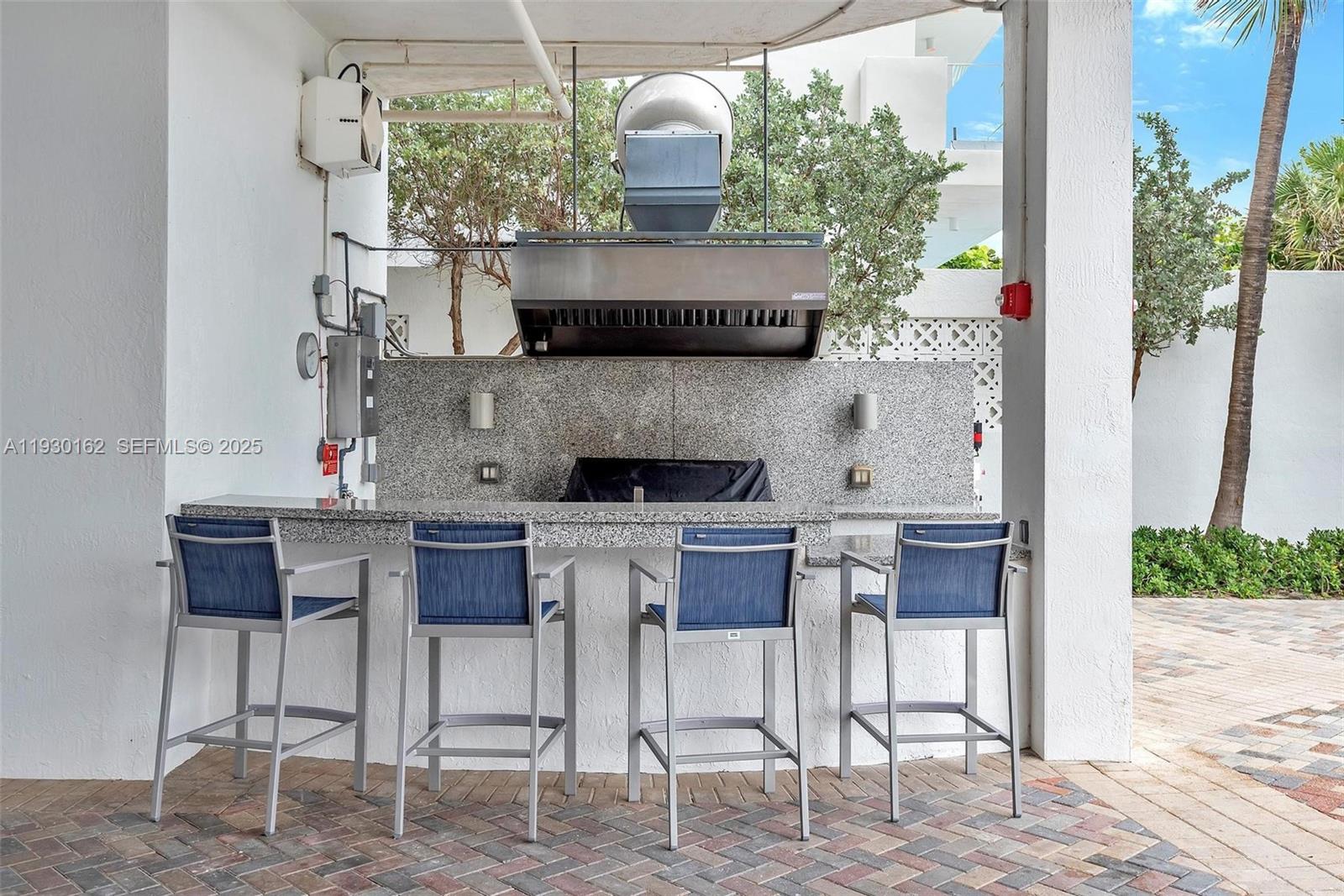 6515 Collins Ave #1110, Miami Beach FL 33141