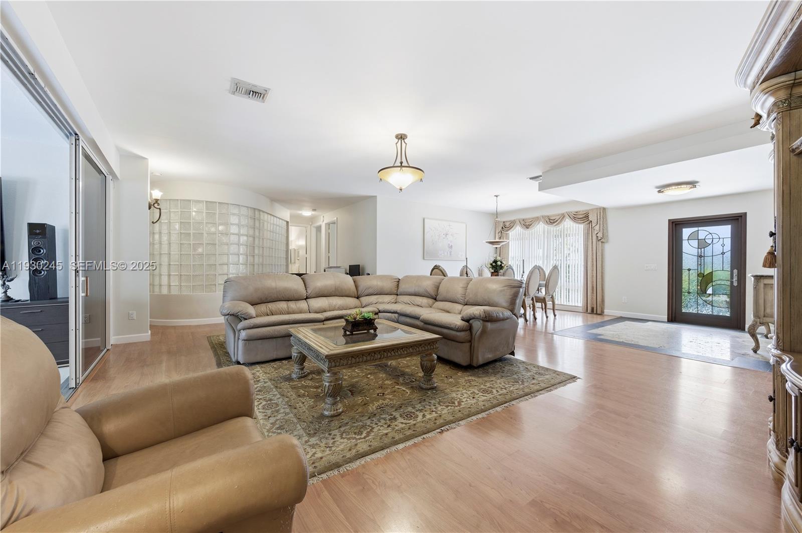 2607 Holy Cross Ln, Lake Worth FL 33460