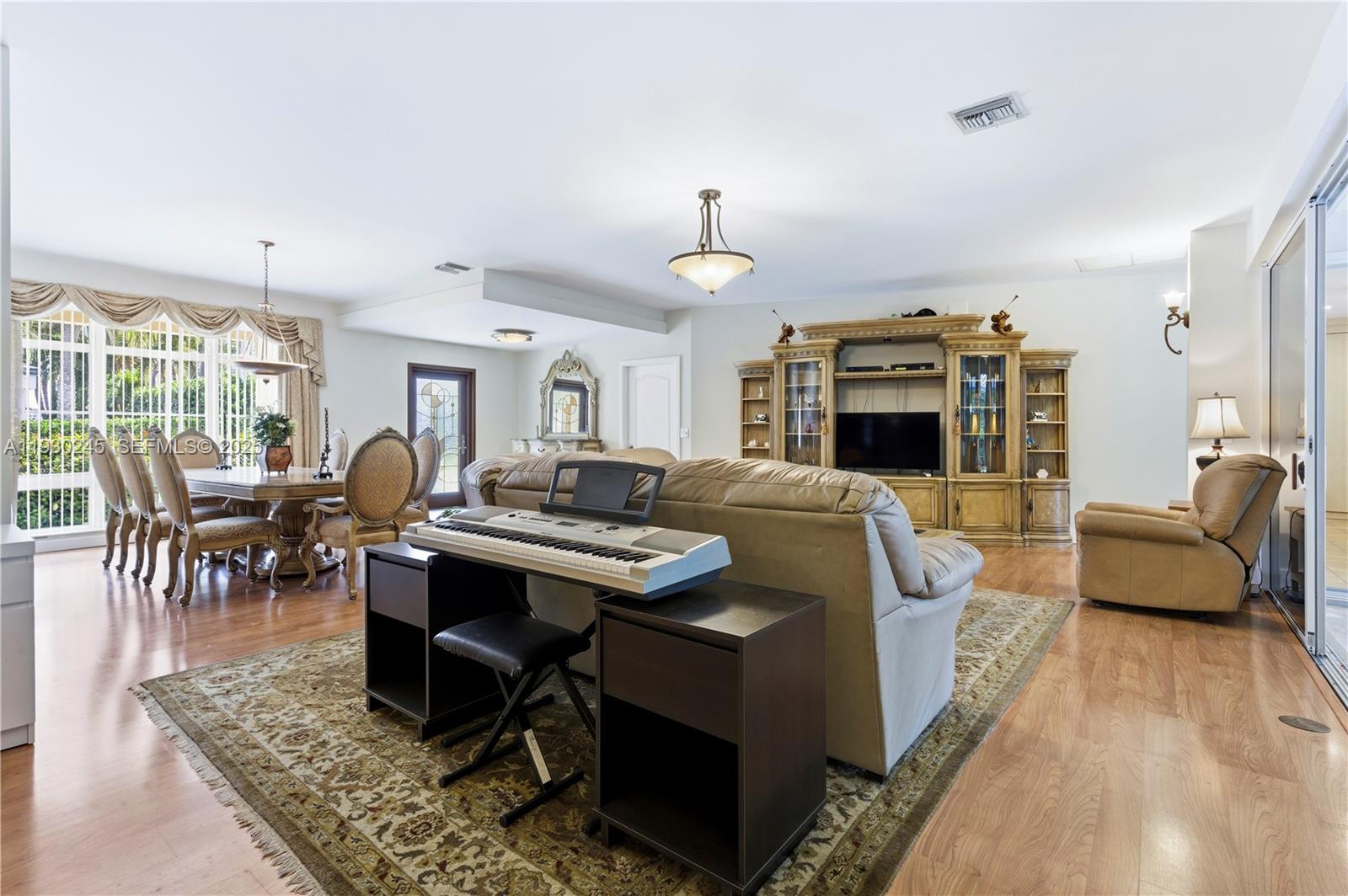 2607 Holy Cross Ln, Lake Worth FL 33460