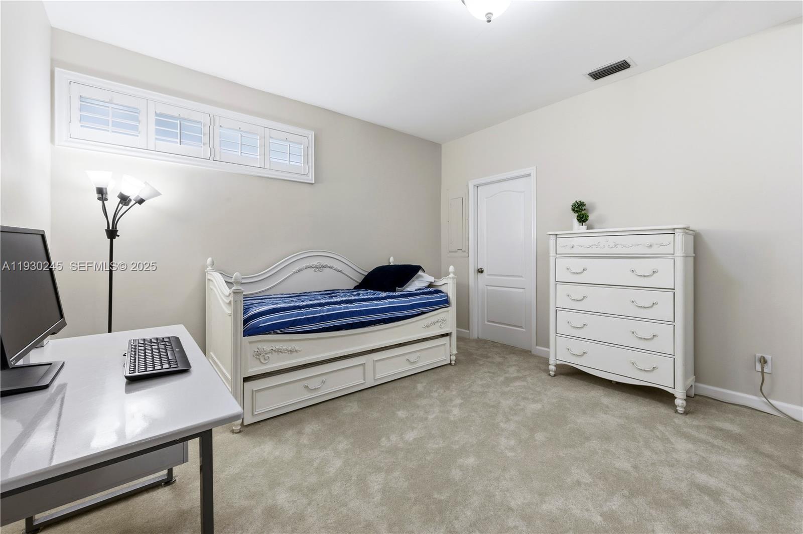 2607 Holy Cross Ln, Lake Worth FL 33460