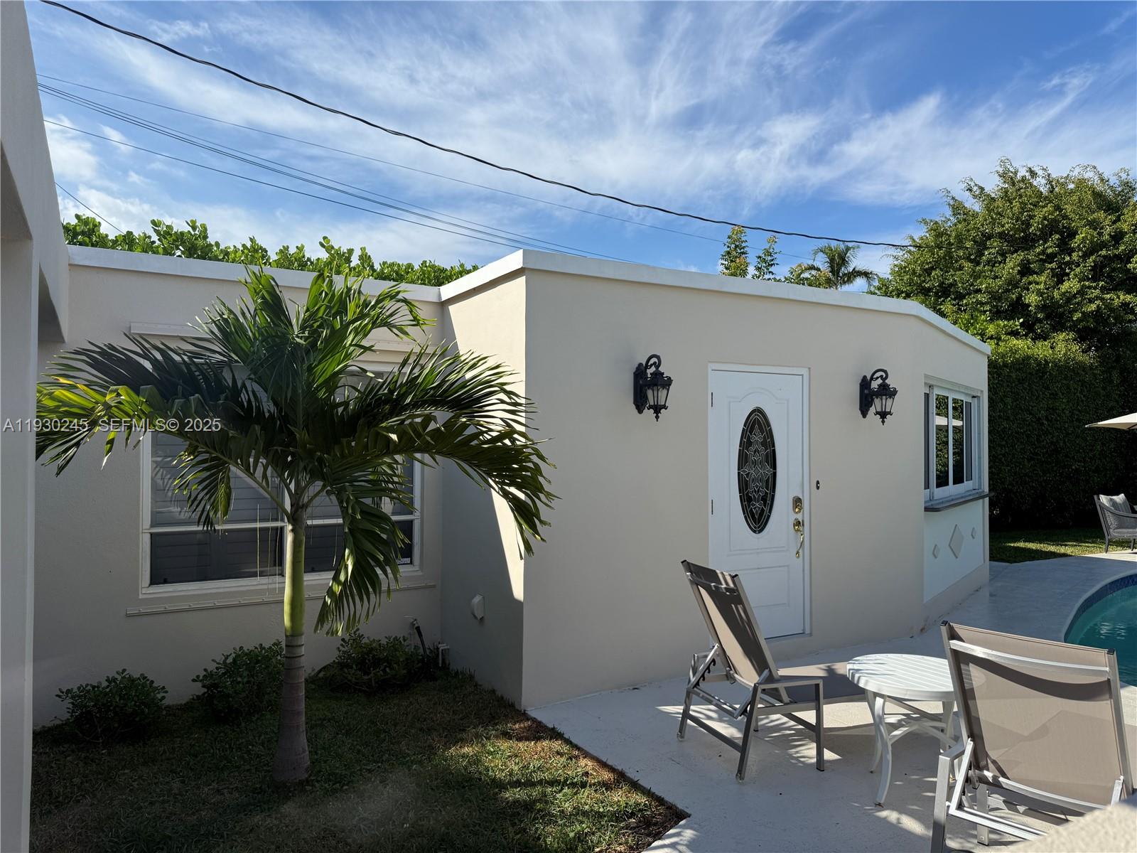 2607 Holy Cross Ln, Lake Worth FL 33460