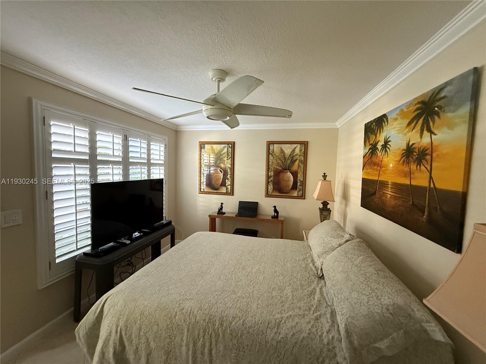 2607 Holy Cross Ln, Lake Worth FL 33460
