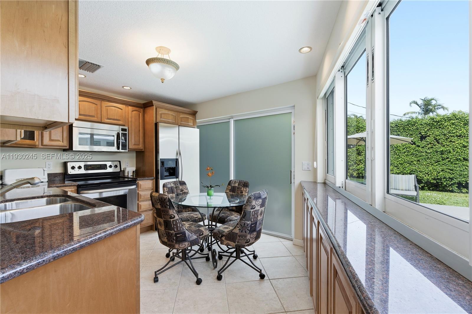 2607 Holy Cross Ln, Lake Worth FL 33460