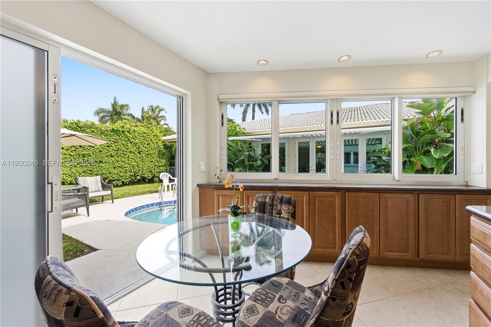 2607 Holy Cross Ln, Lake Worth FL 33460
