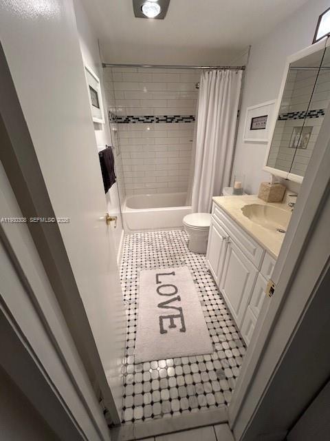 324 SE 10th St #207, Dania Beach FL 33004