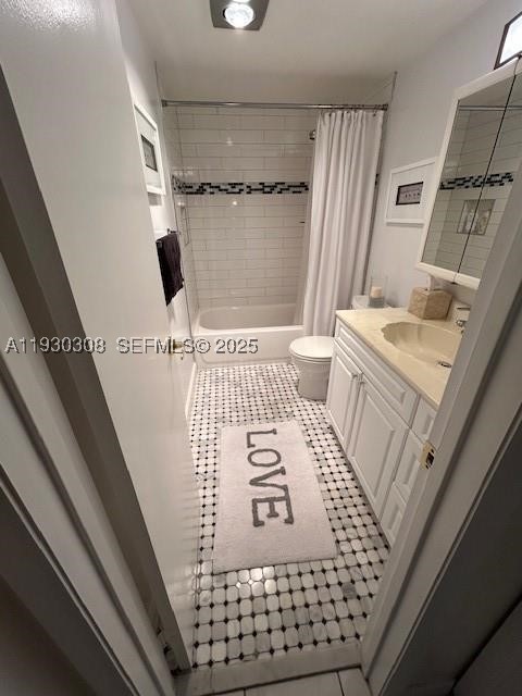 324 SE 10th St #207, Dania Beach FL 33004