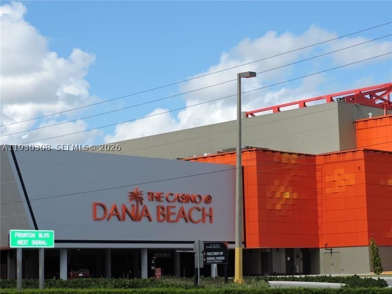 324 SE 10th St #207, Dania Beach FL 33004