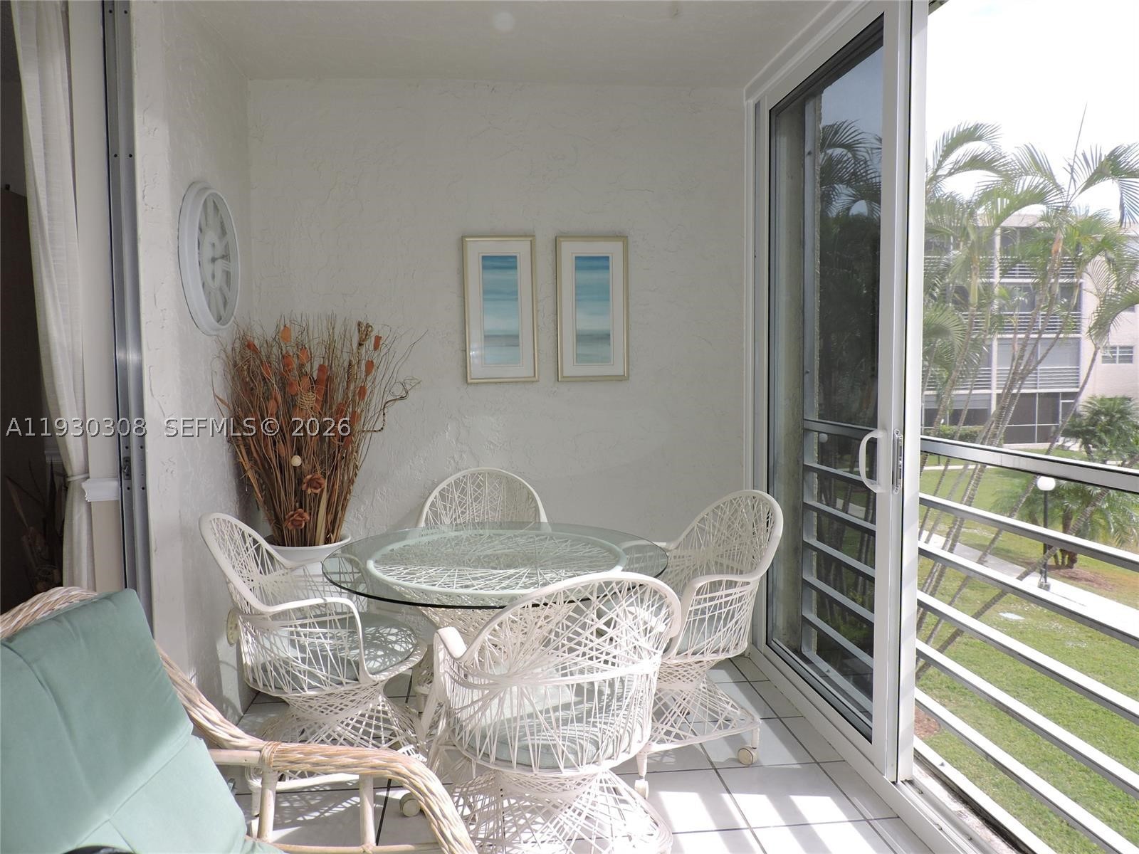 324 SE 10th St #207, Dania Beach FL 33004