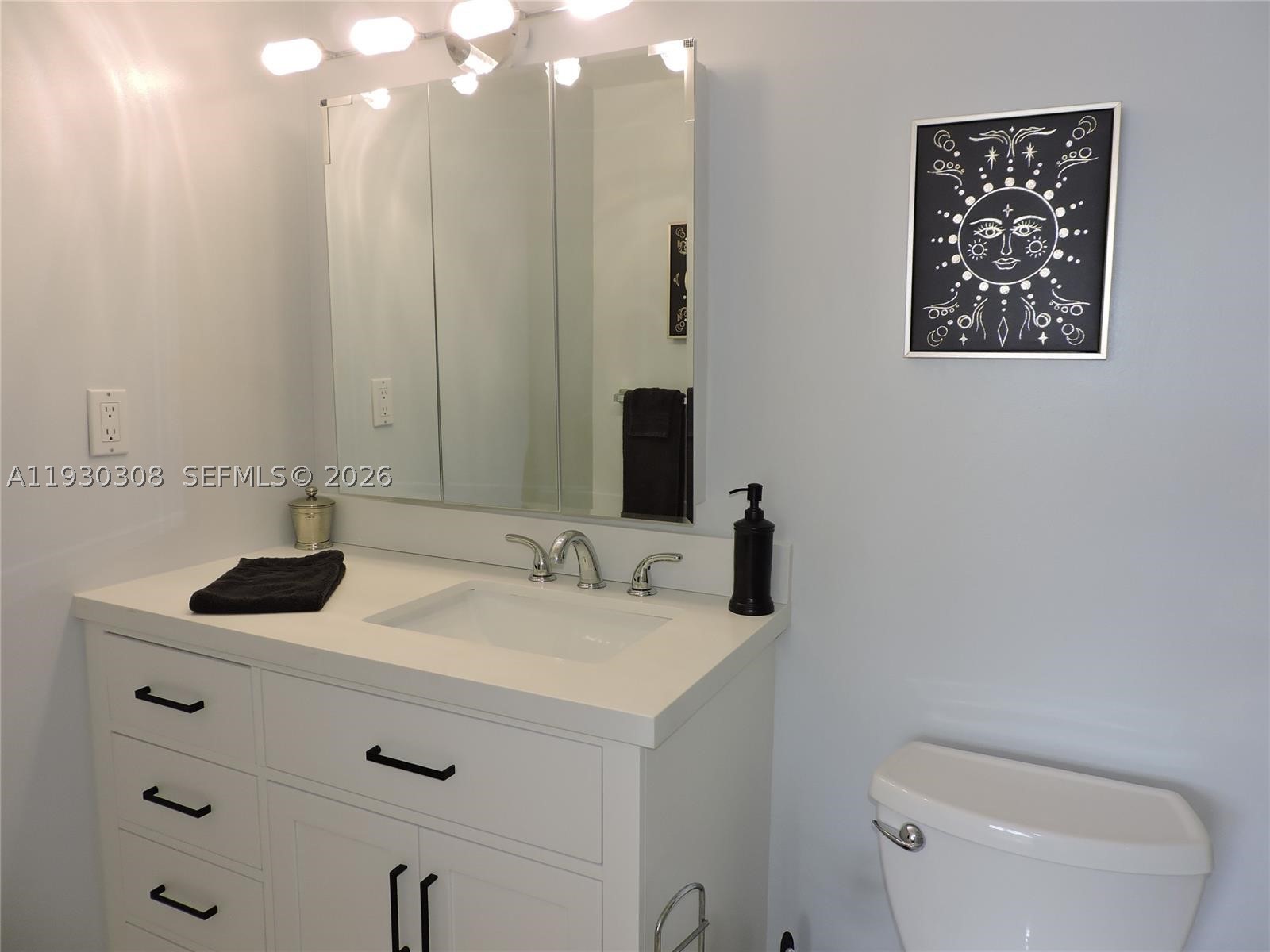 324 SE 10th St #207, Dania Beach FL 33004