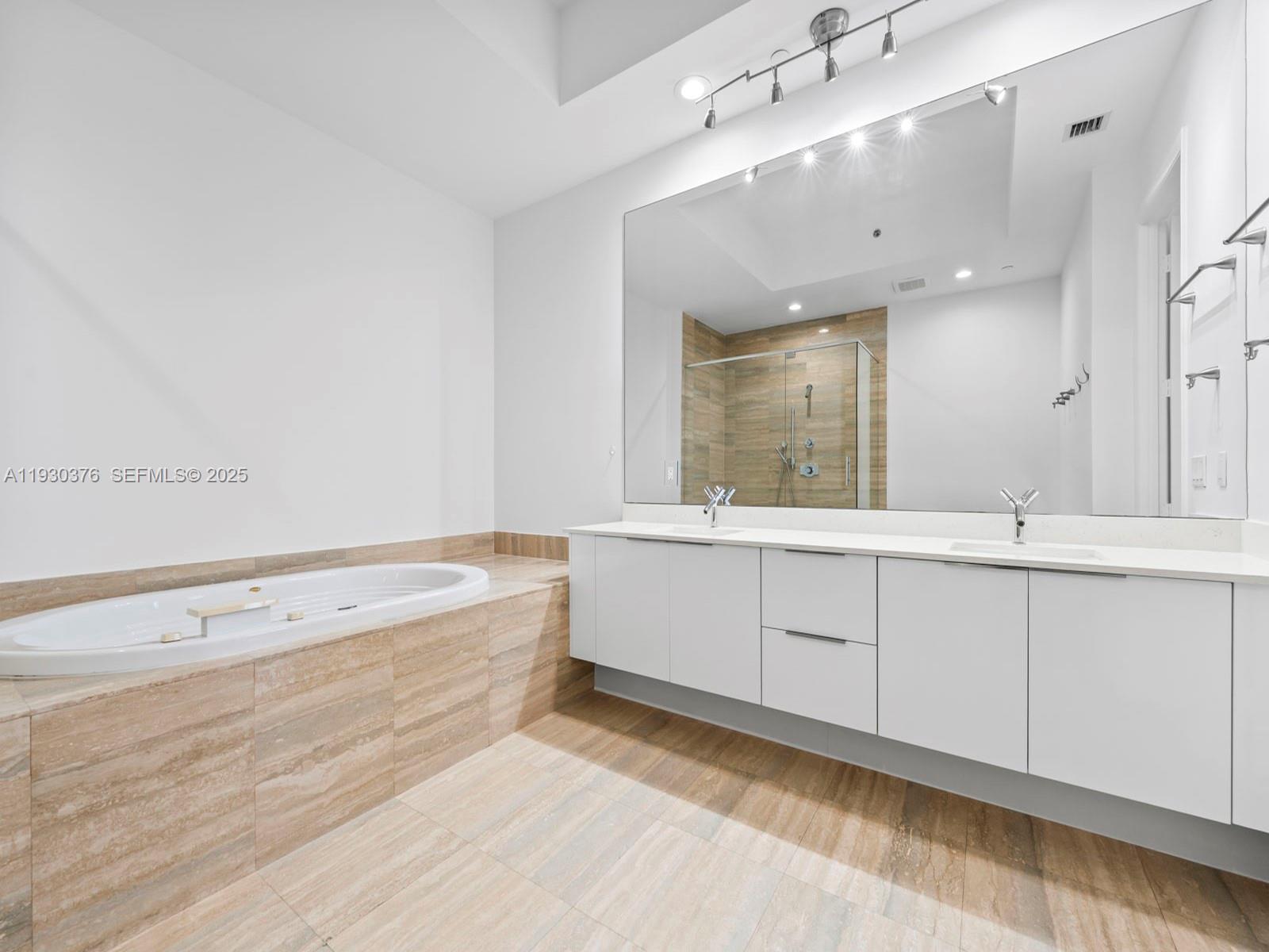 15811 Collins Ave #3707, Sunny Isles Beach FL 33160