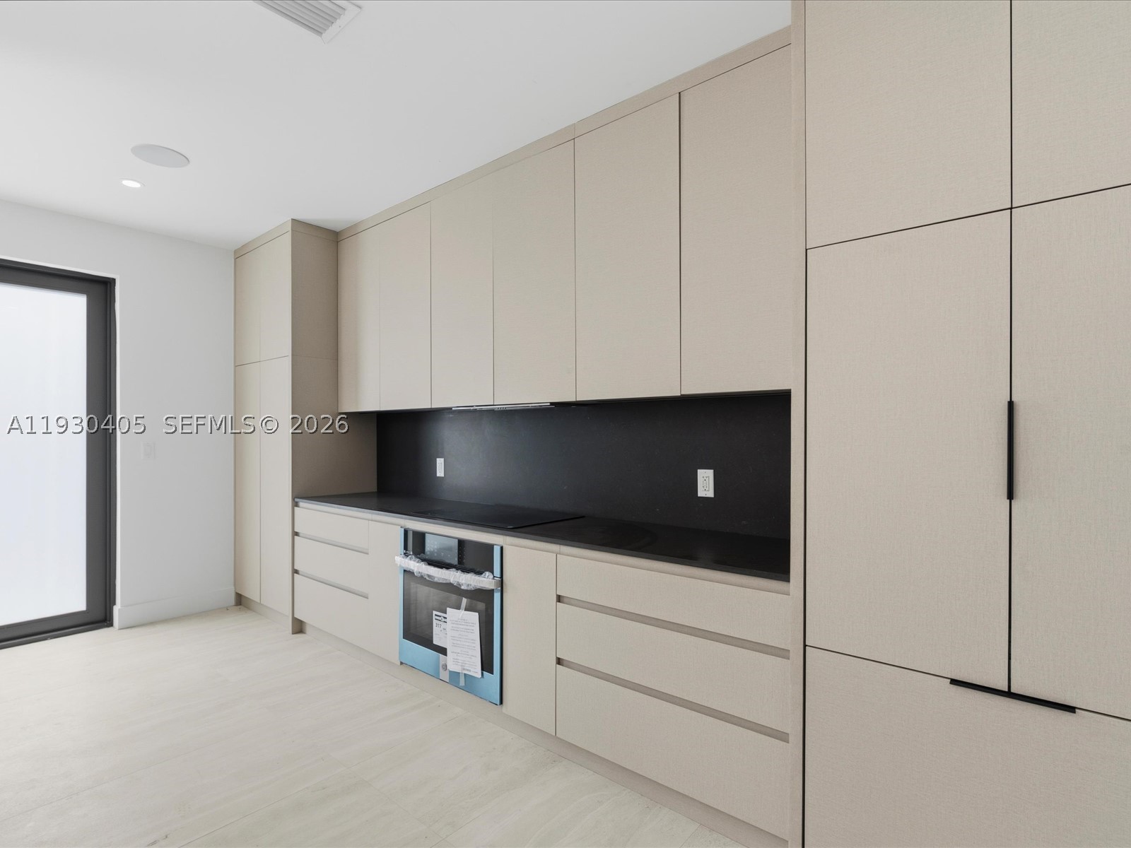 2484 SW 18th St, Miami FL 33145