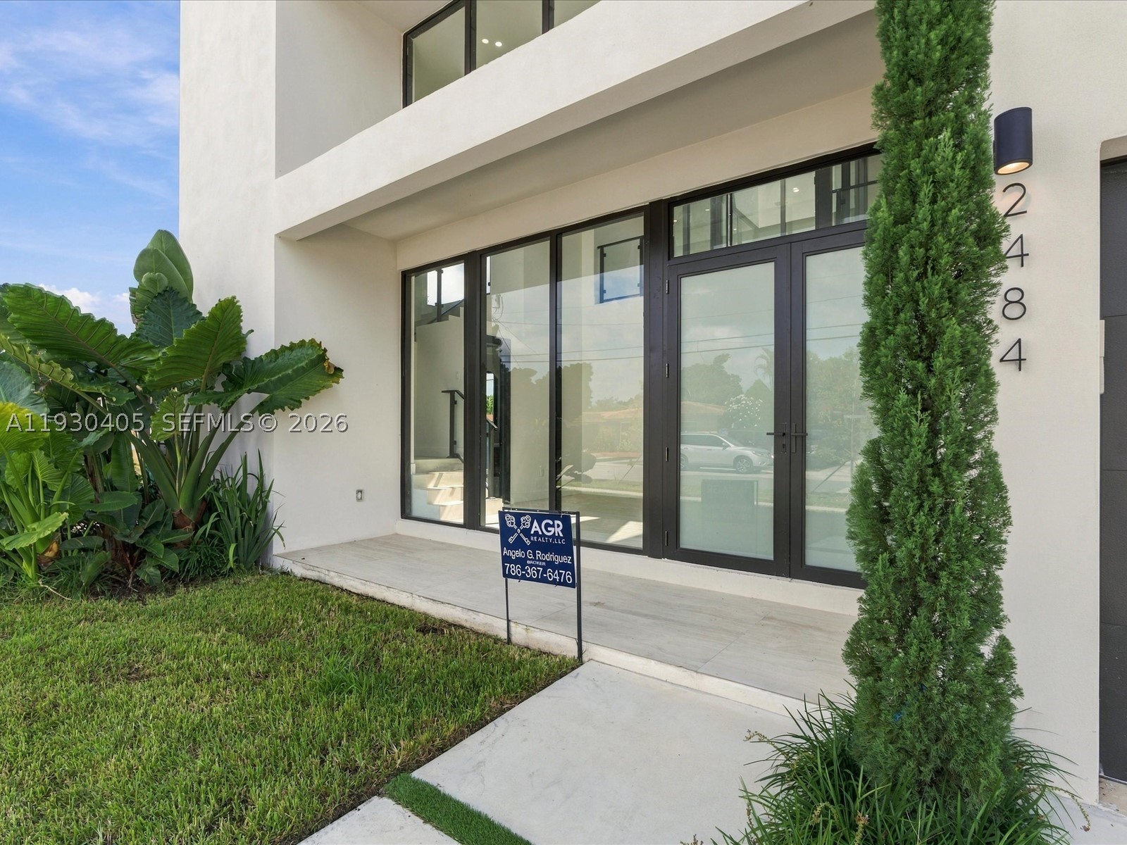 2484 SW 18th St, Miami FL 33145