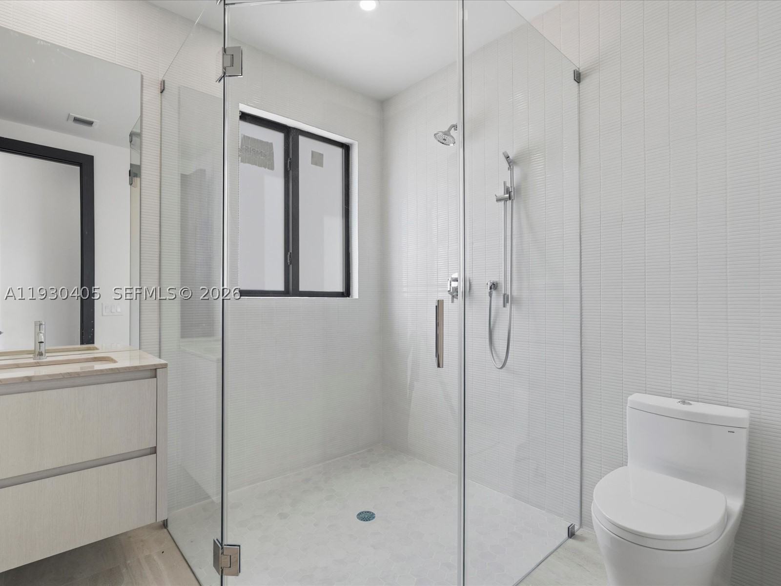 2484 SW 18th St, Miami FL 33145