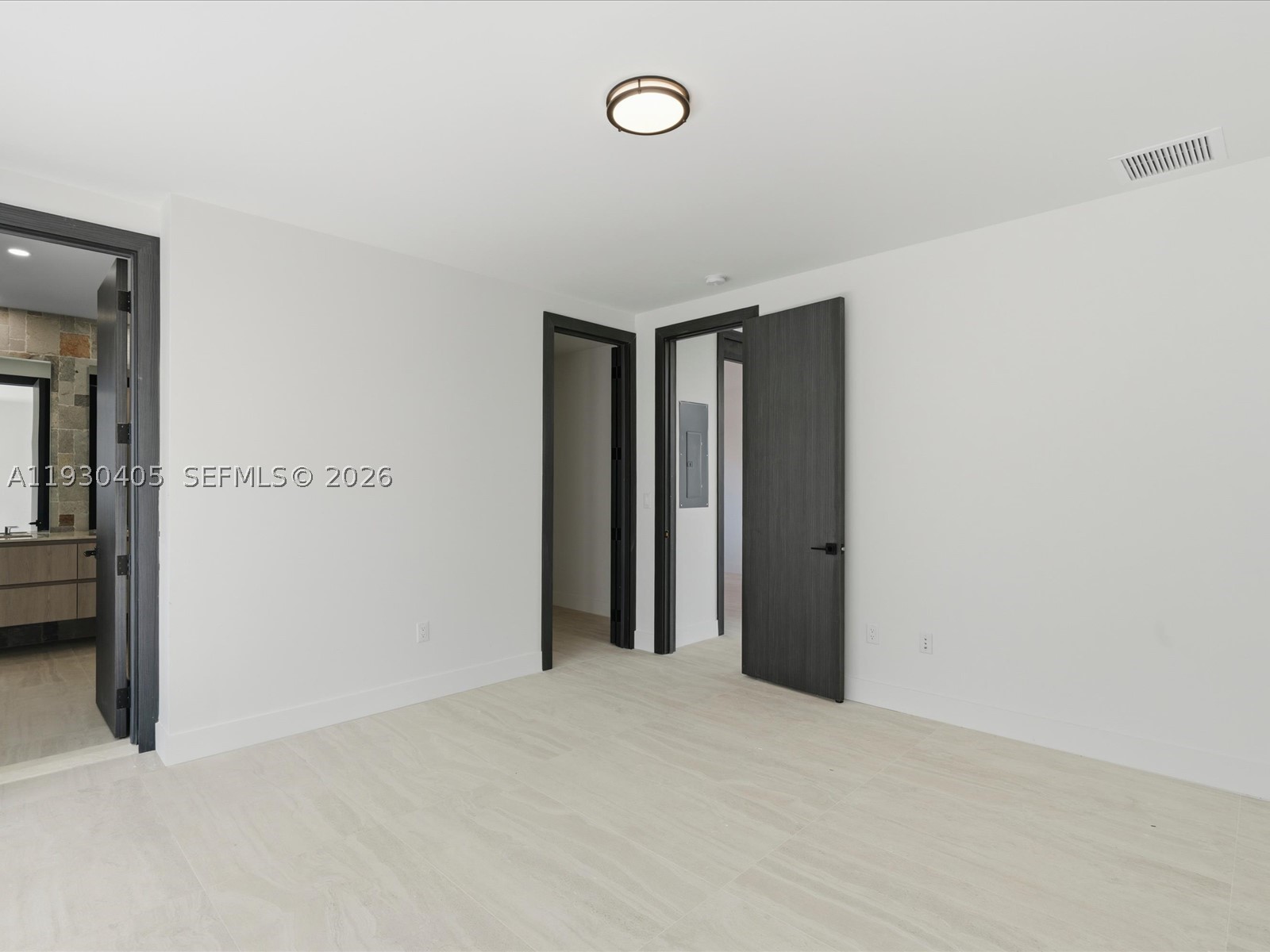 2484 SW 18th St, Miami FL 33145