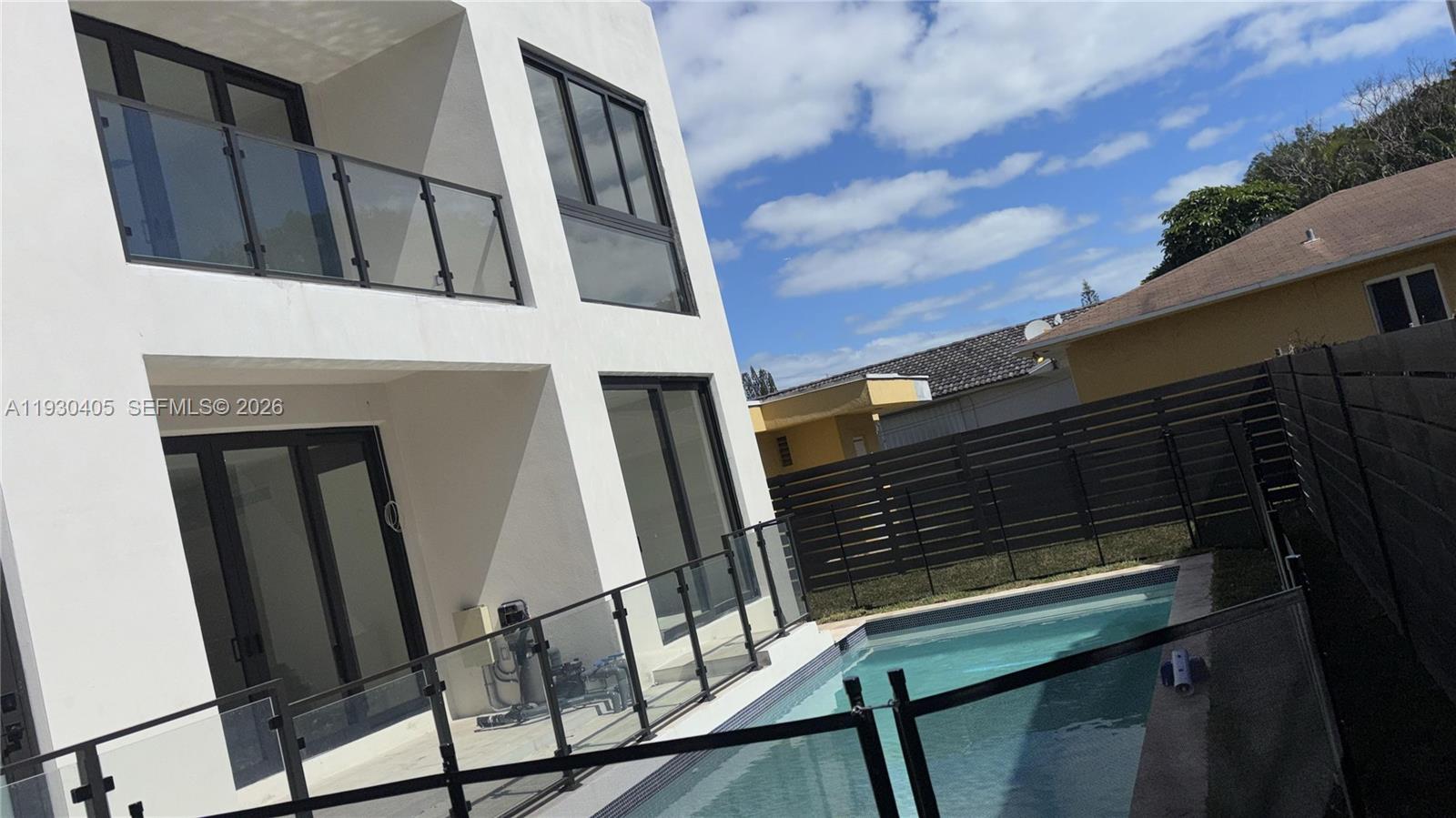 2484 SW 18th St, Miami FL 33145