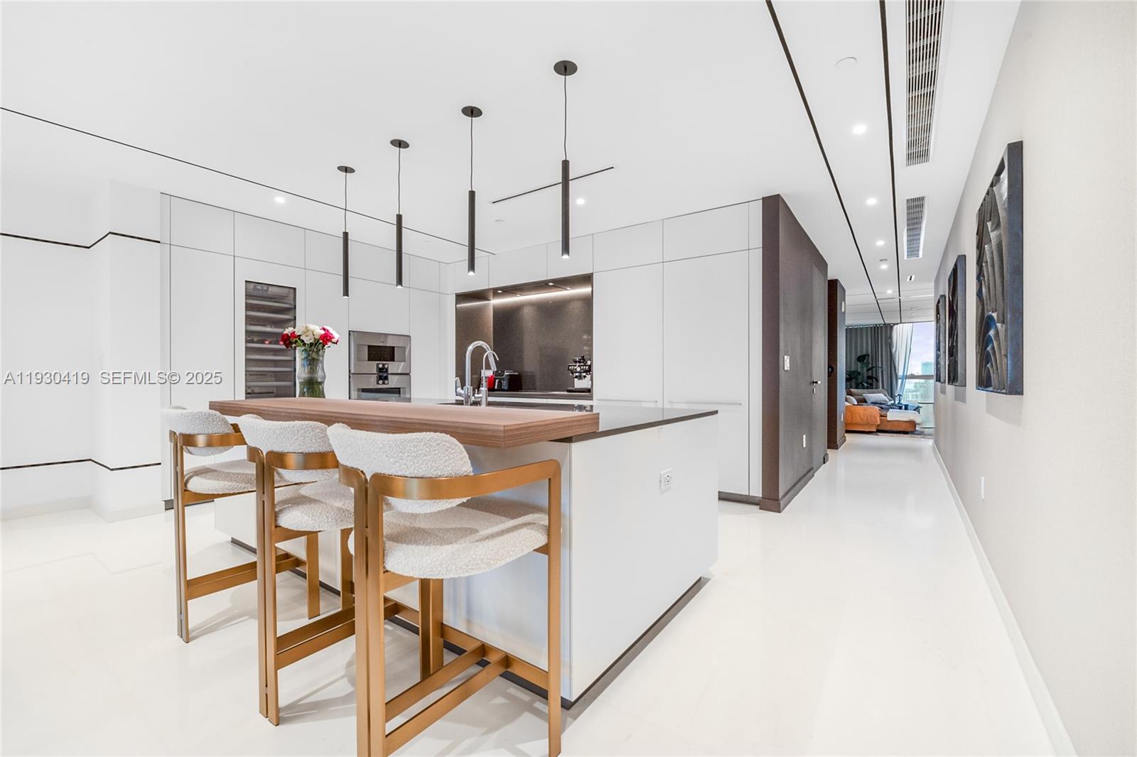 300 Biscayne Blvd Way #5104, Miami FL 33131