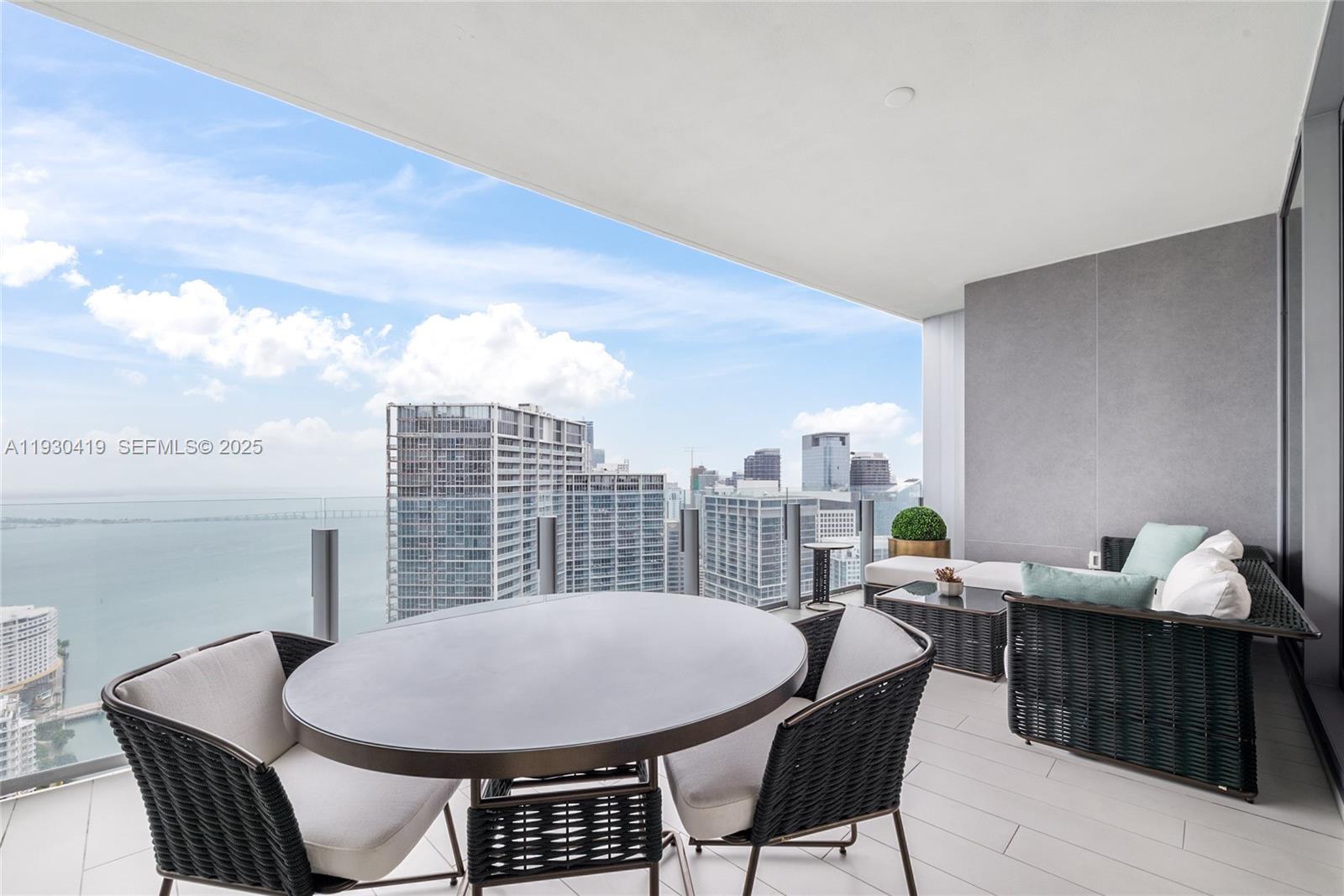 300 Biscayne Blvd Way #5104, Miami FL 33131
