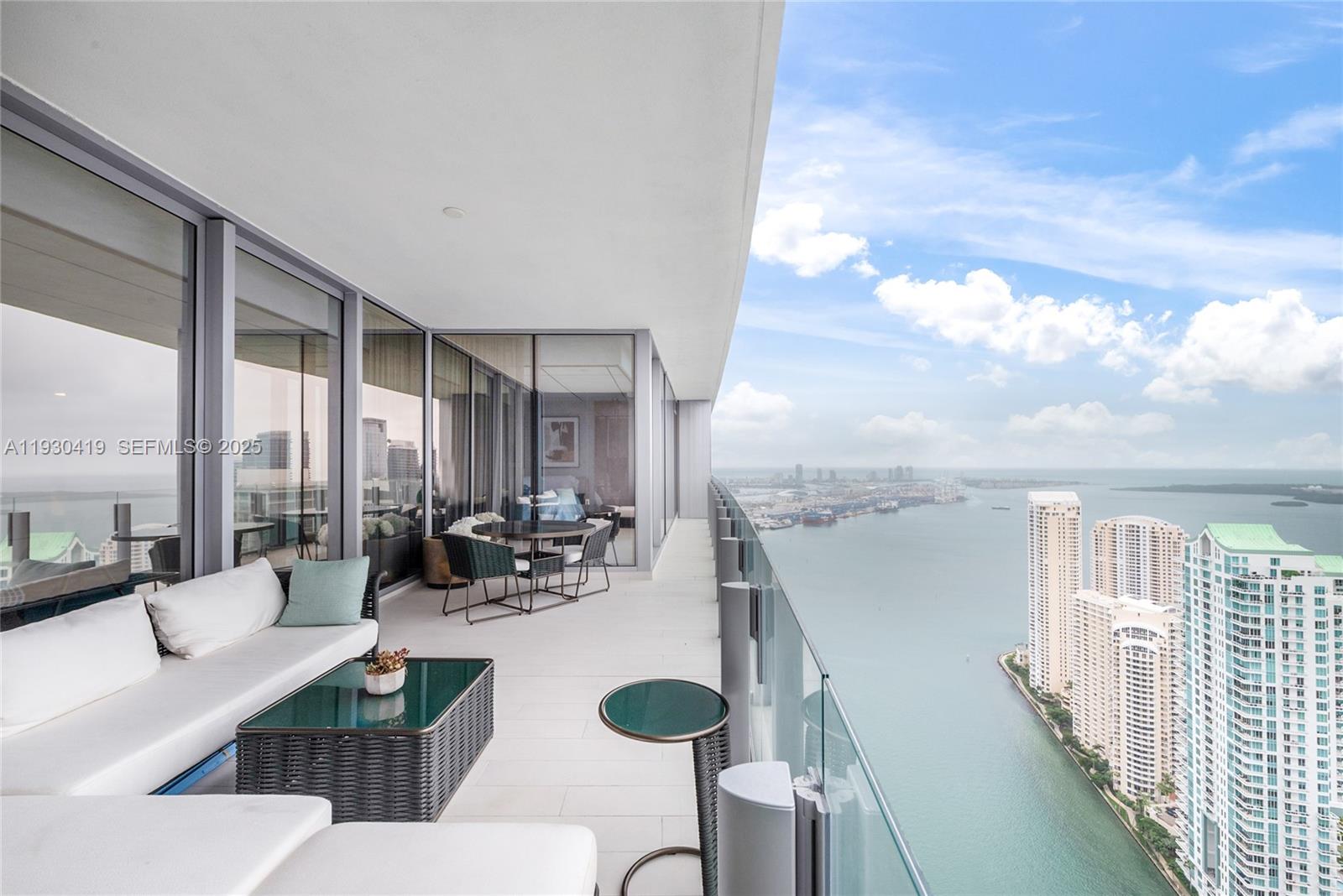 300 Biscayne Blvd Way #5104, Miami FL 33131