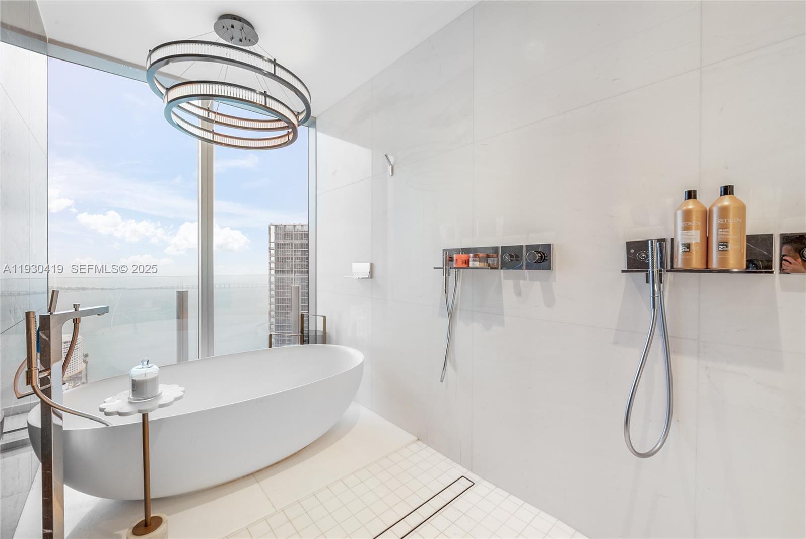 300 Biscayne Blvd Way #5104, Miami FL 33131