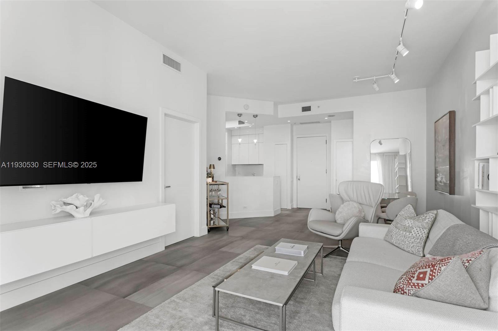 888 Brickell Key Dr #2606, Miami FL 33131