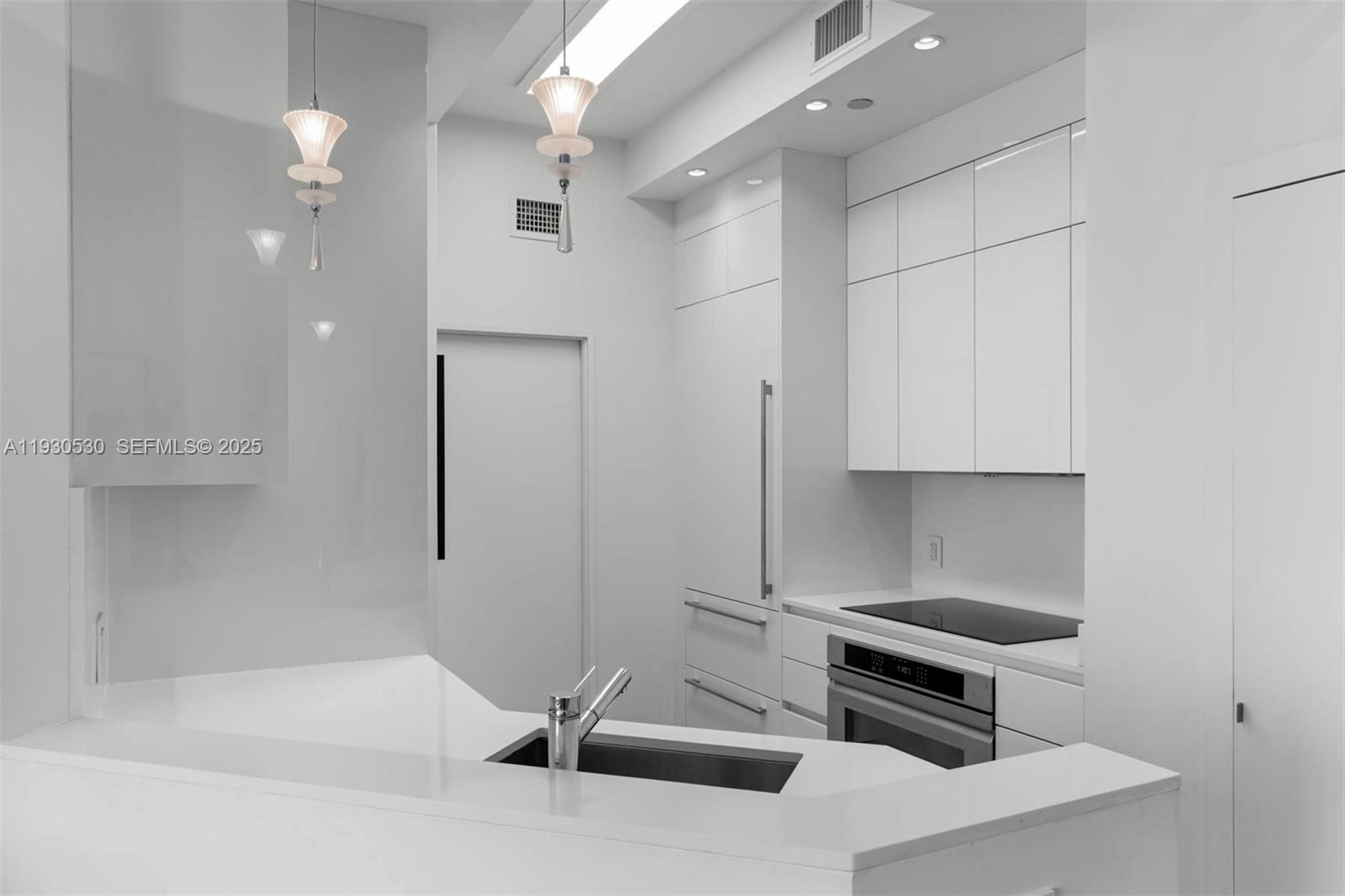 888 Brickell Key Dr #2606, Miami FL 33131