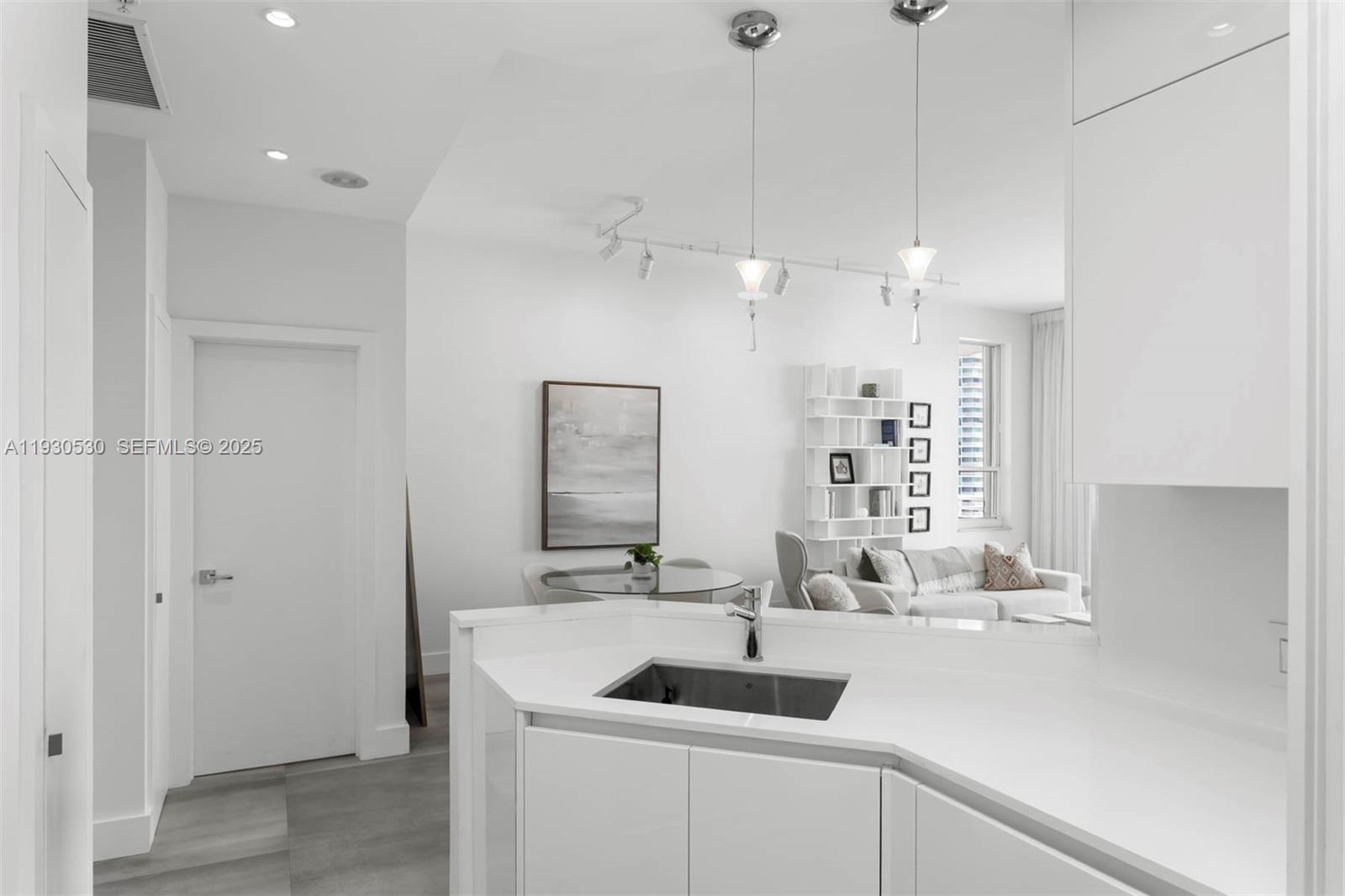 888 Brickell Key Dr #2606, Miami FL 33131