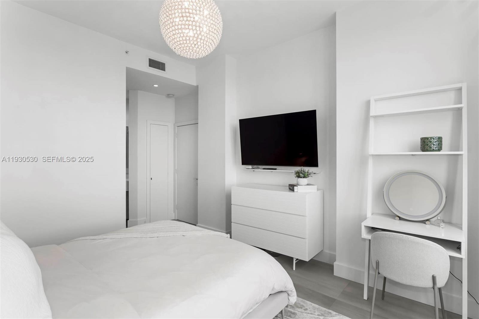 888 Brickell Key Dr #2606, Miami FL 33131