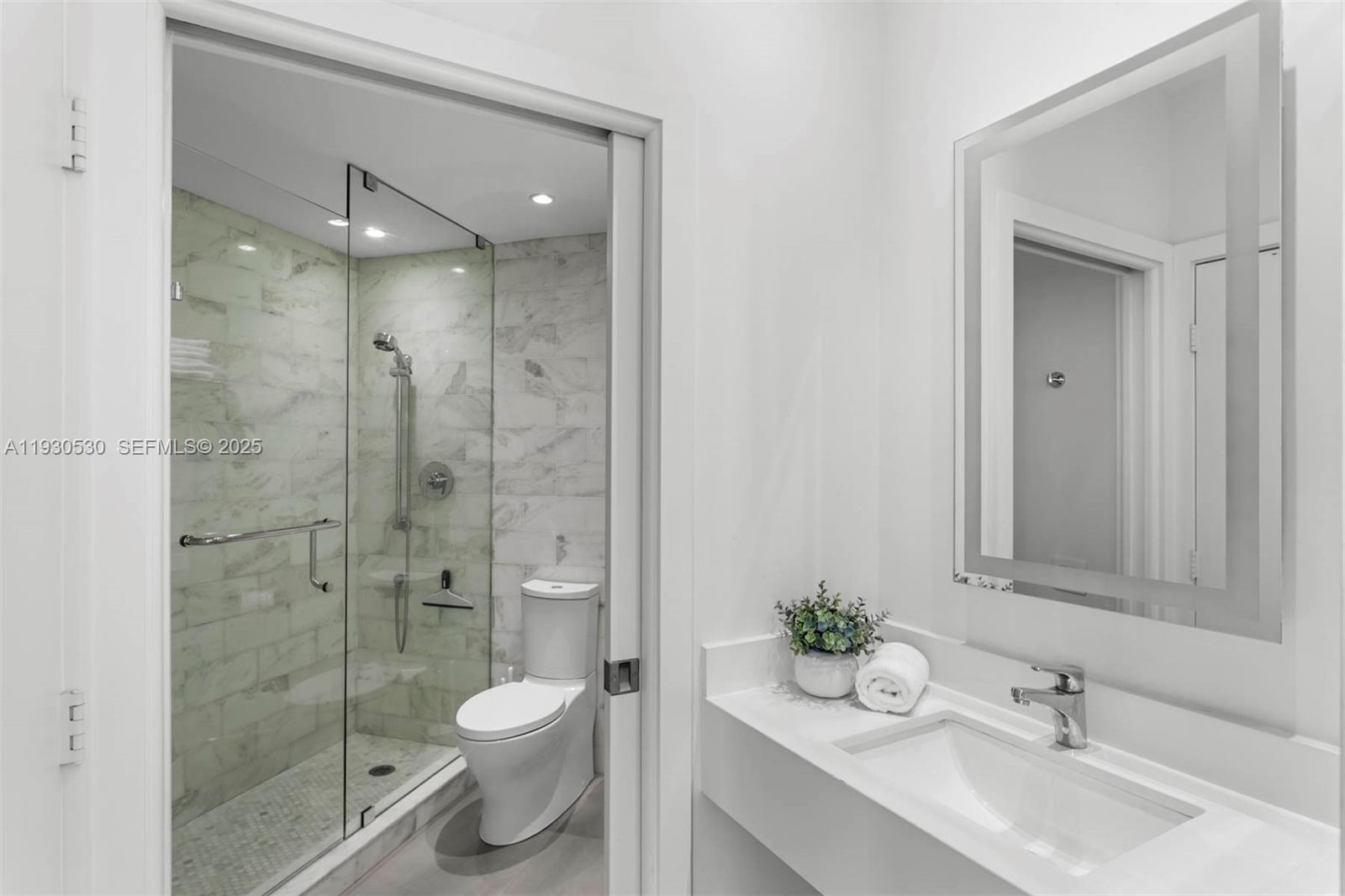888 Brickell Key Dr #2606, Miami FL 33131
