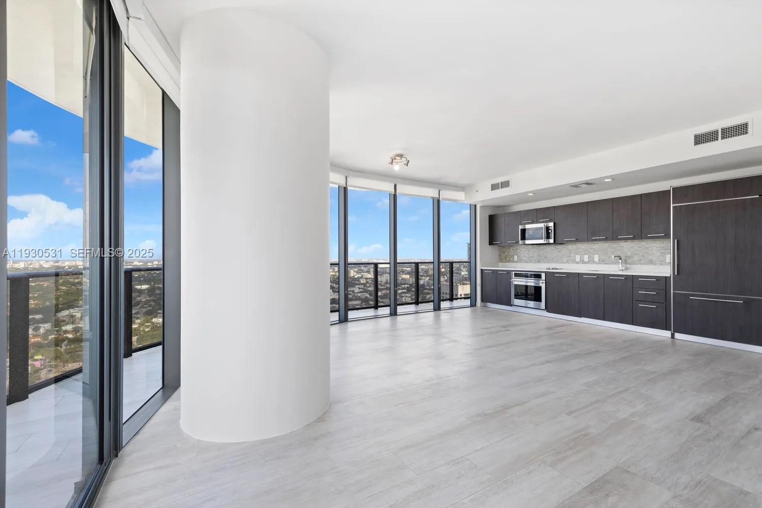 55 SW 9th St #3806, Miami FL 33130