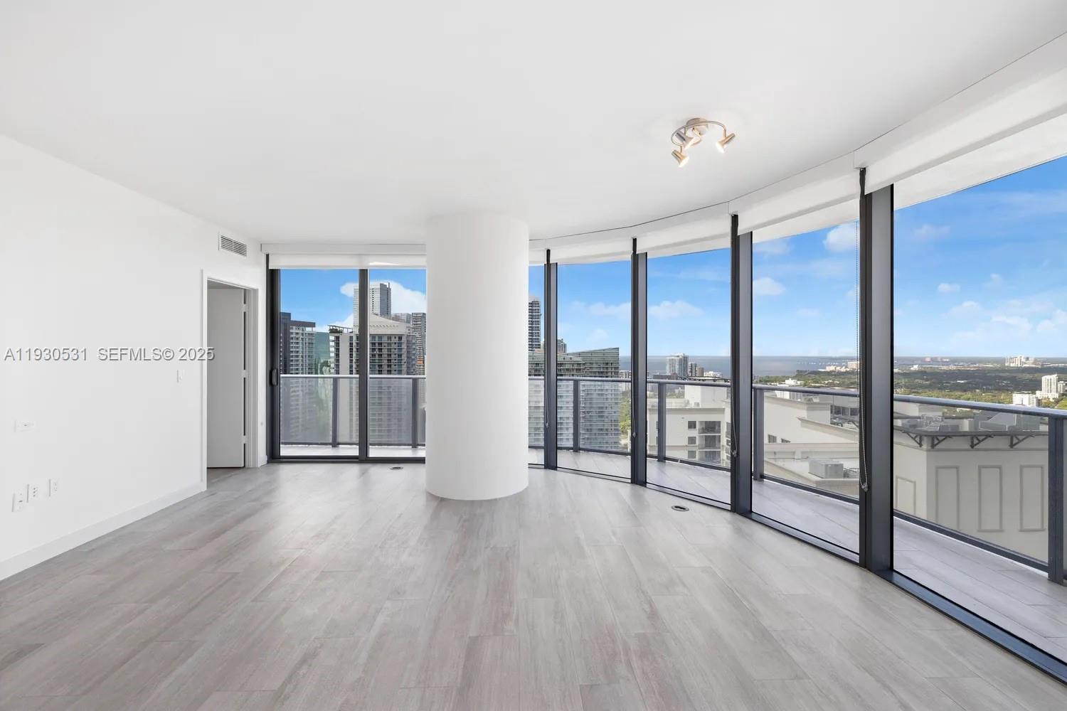 55 SW 9th St #3806, Miami FL 33130