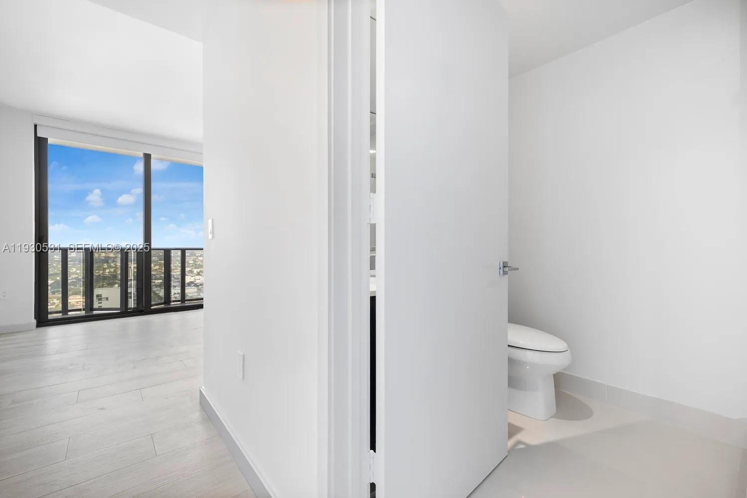 55 SW 9th St #3806, Miami FL 33130