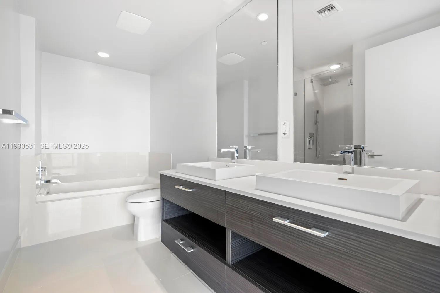 55 SW 9th St #3806, Miami FL 33130