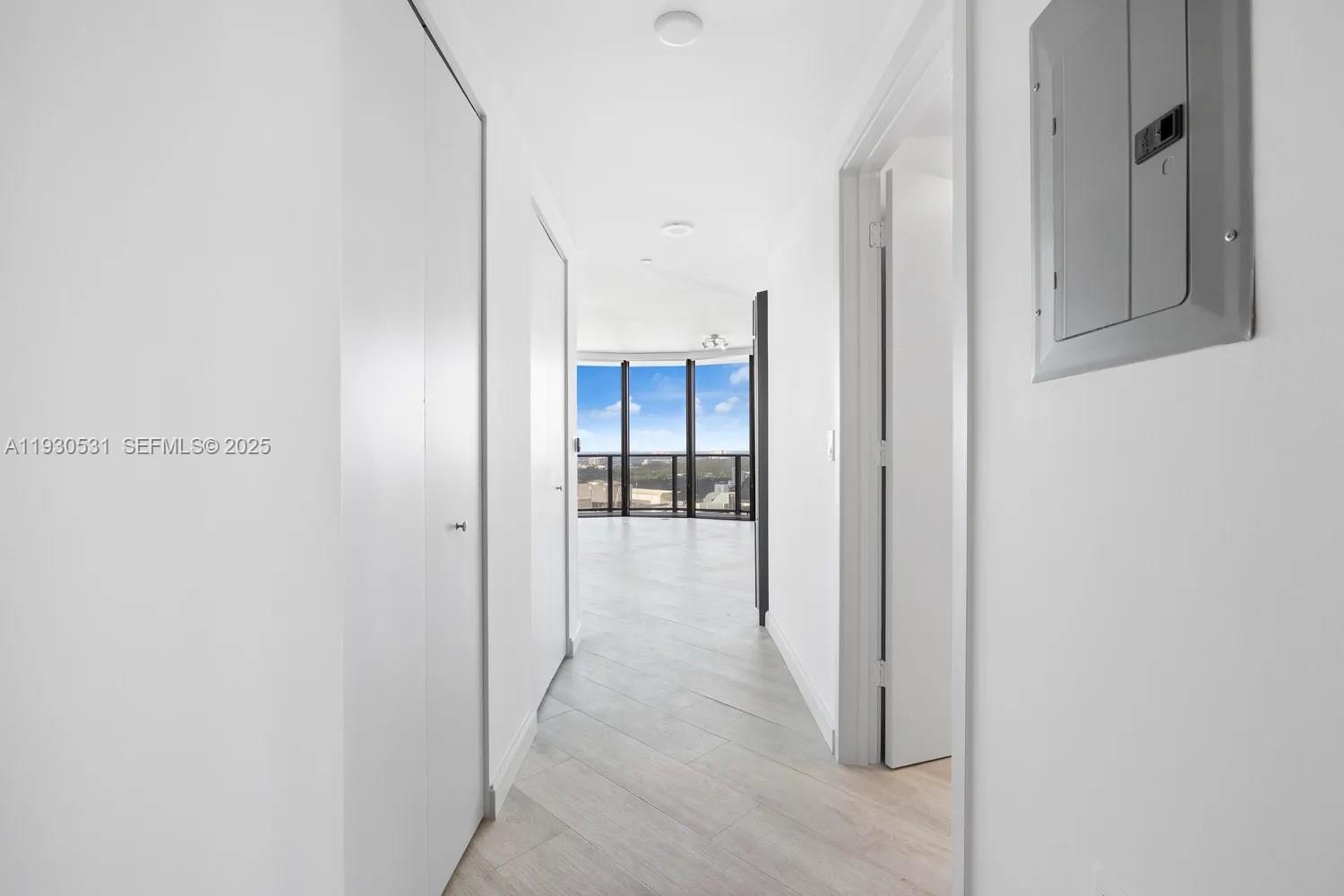 55 SW 9th St #3806, Miami FL 33130