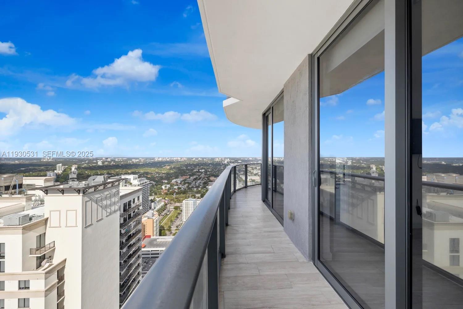 55 SW 9th St #3806, Miami FL 33130