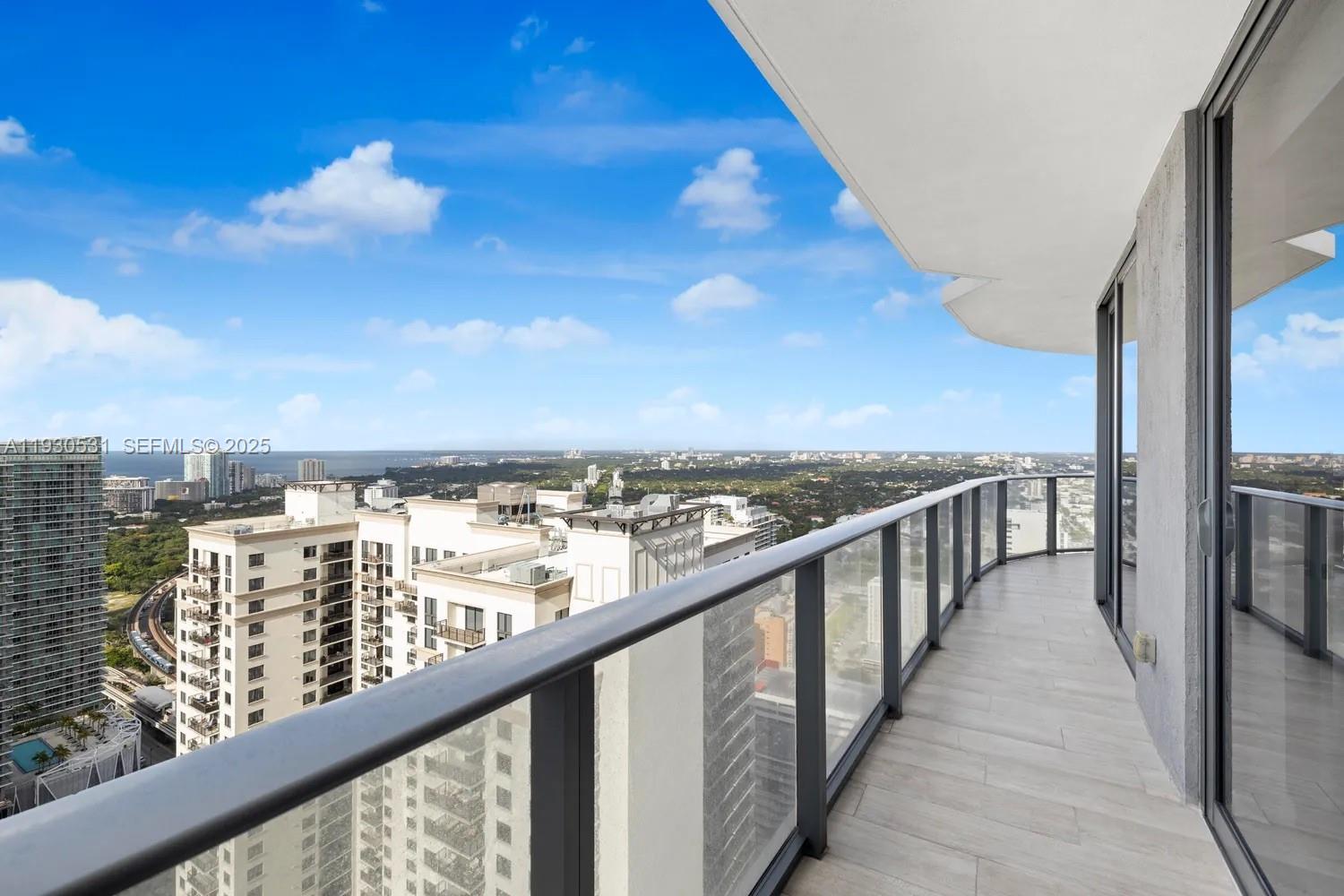 55 SW 9th St #3806, Miami FL 33130