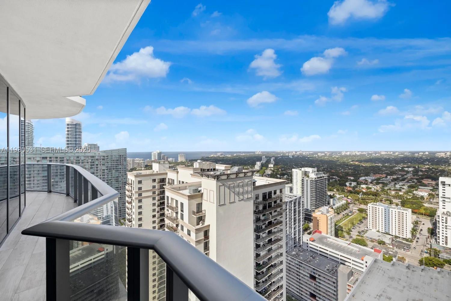 55 SW 9th St #3806, Miami FL 33130