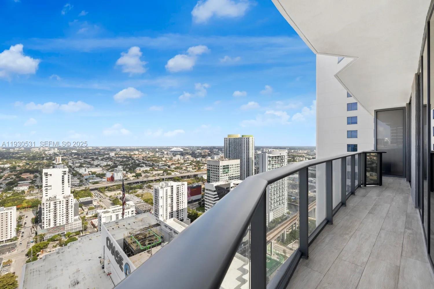 55 SW 9th St #3806, Miami FL 33130
