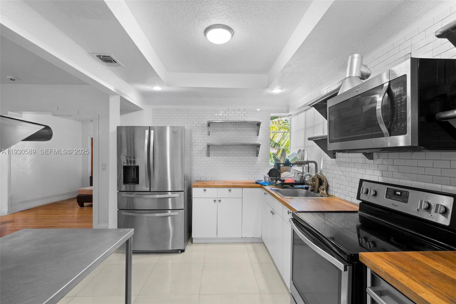 555 NE 73rd St, Miami FL 33138