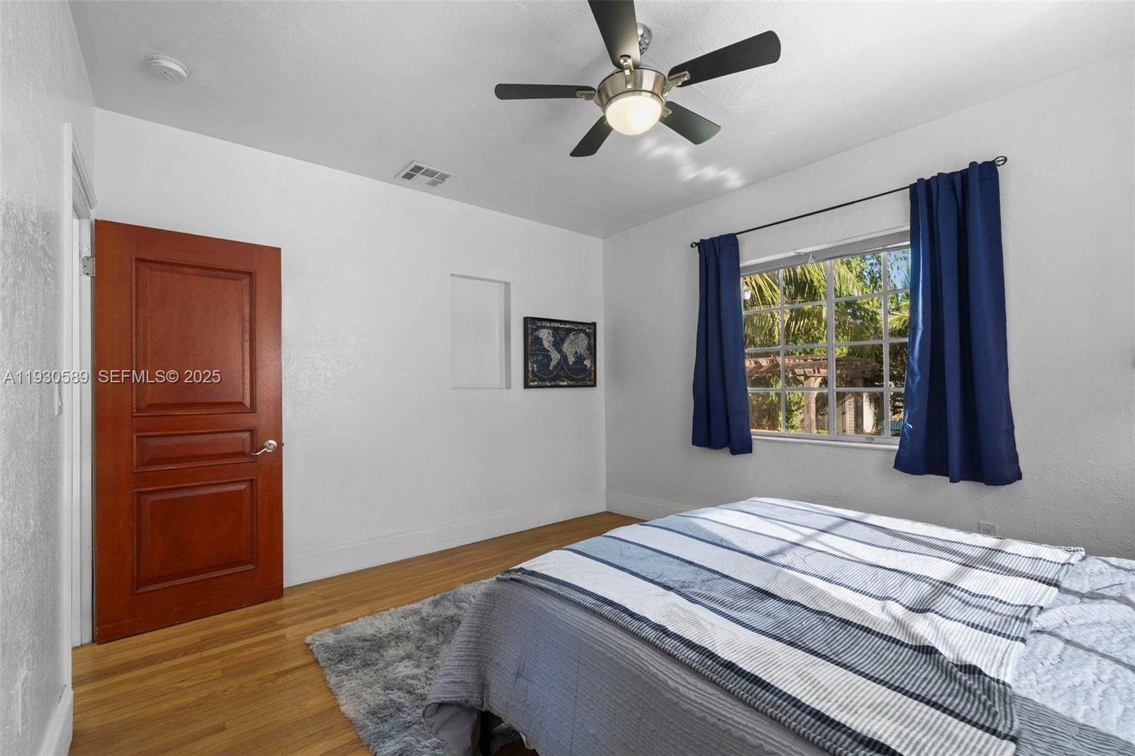 555 NE 73rd St, Miami FL 33138