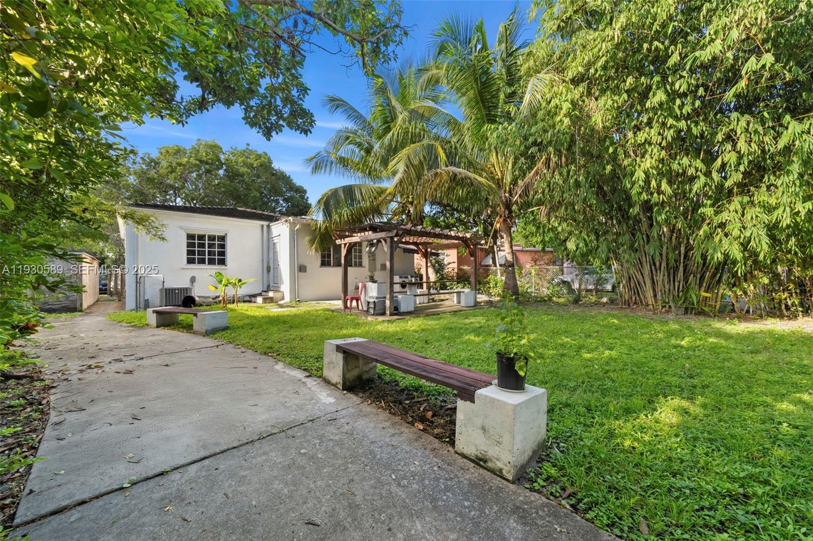 555 NE 73rd St, Miami FL 33138