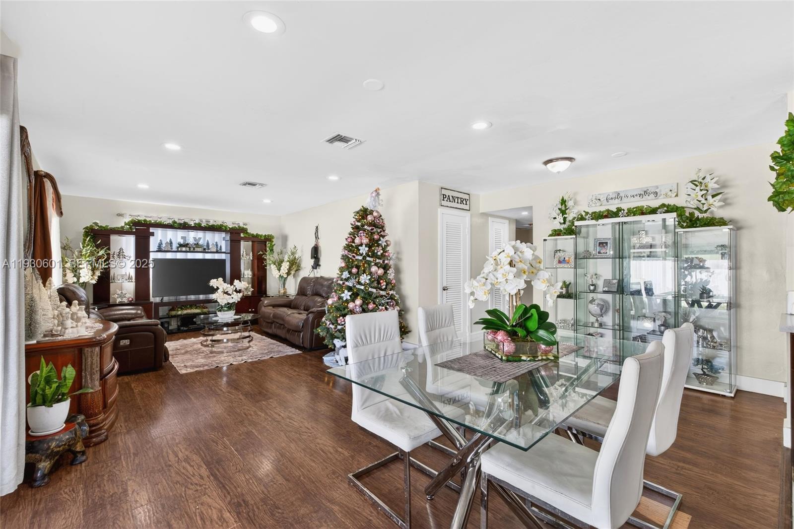 2901 NW 185th St, Miami Gardens FL 33056