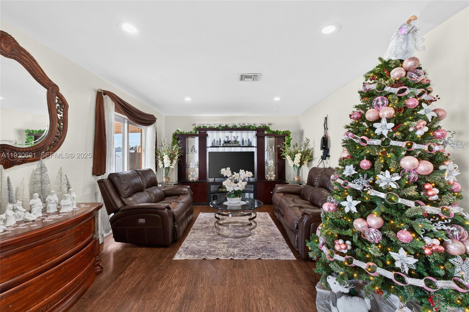 2901 NW 185th St, Miami Gardens FL 33056