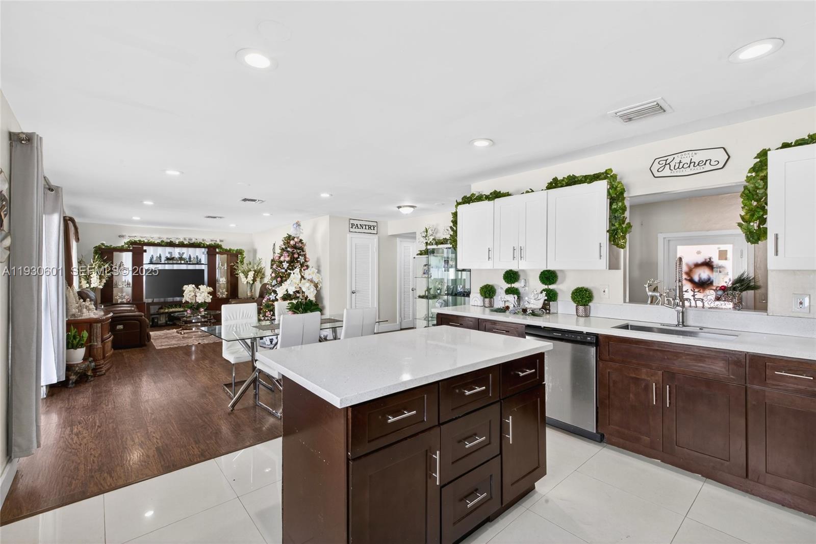 2901 NW 185th St, Miami Gardens FL 33056