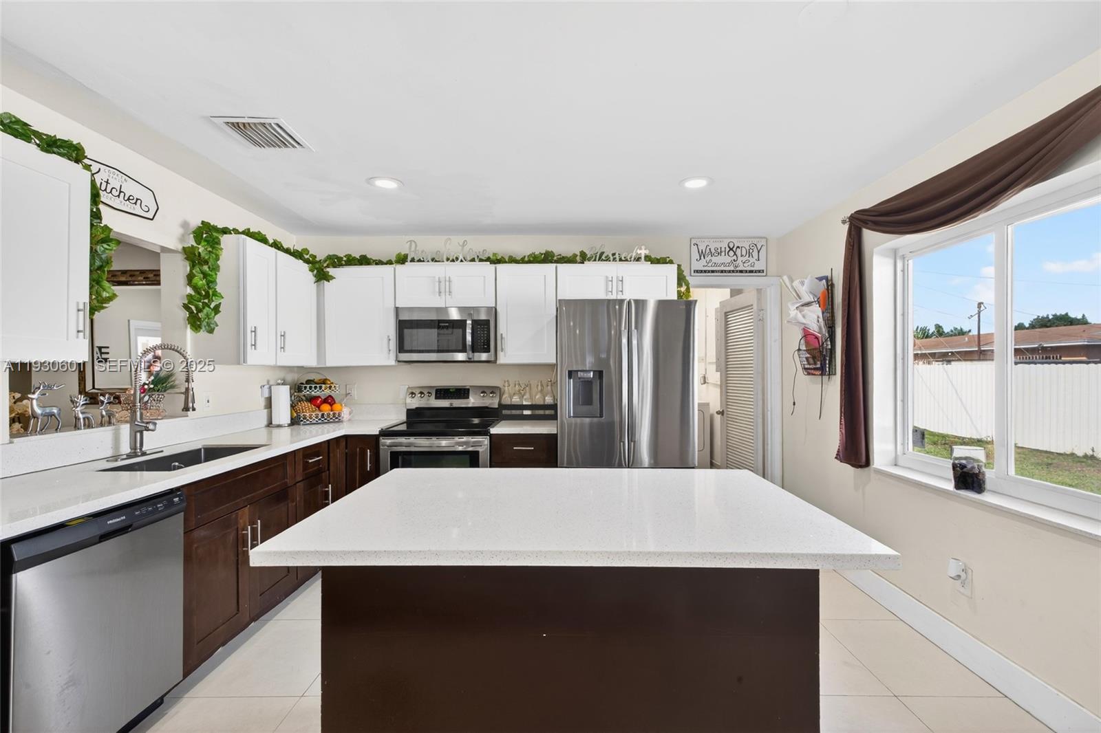 2901 NW 185th St, Miami Gardens FL 33056