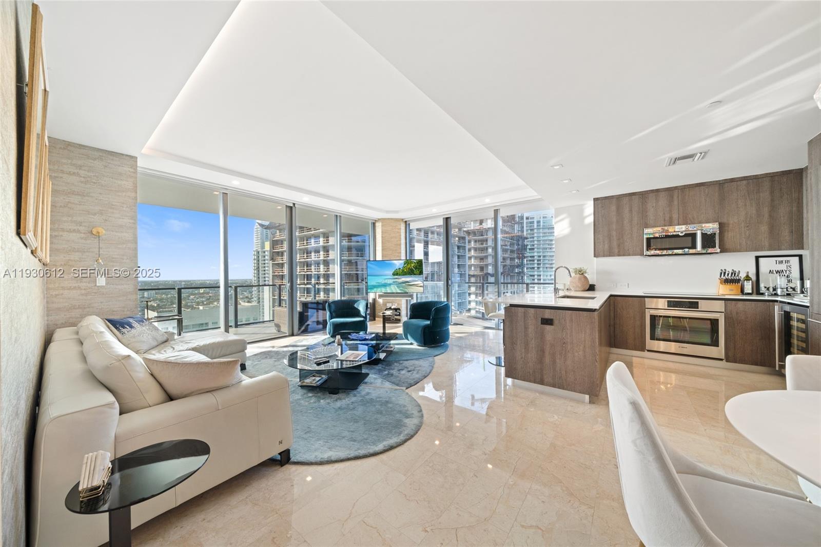 88 SW 7th St #3212, Miami FL 33130