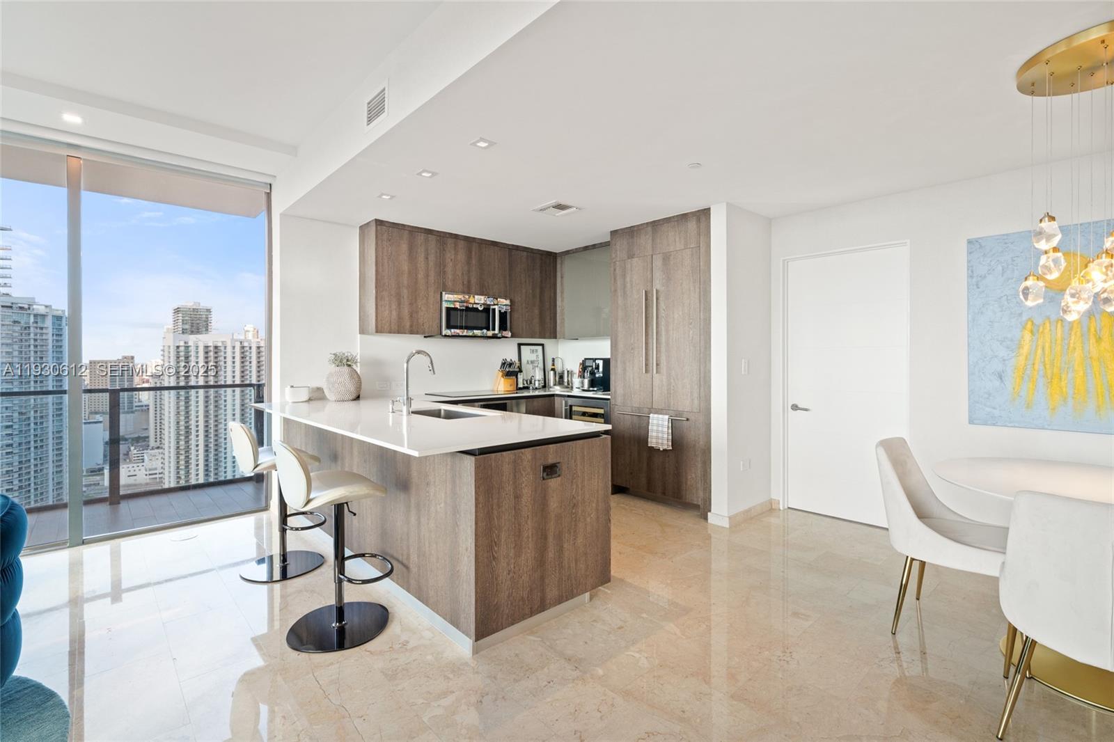88 SW 7th St #3212, Miami FL 33130