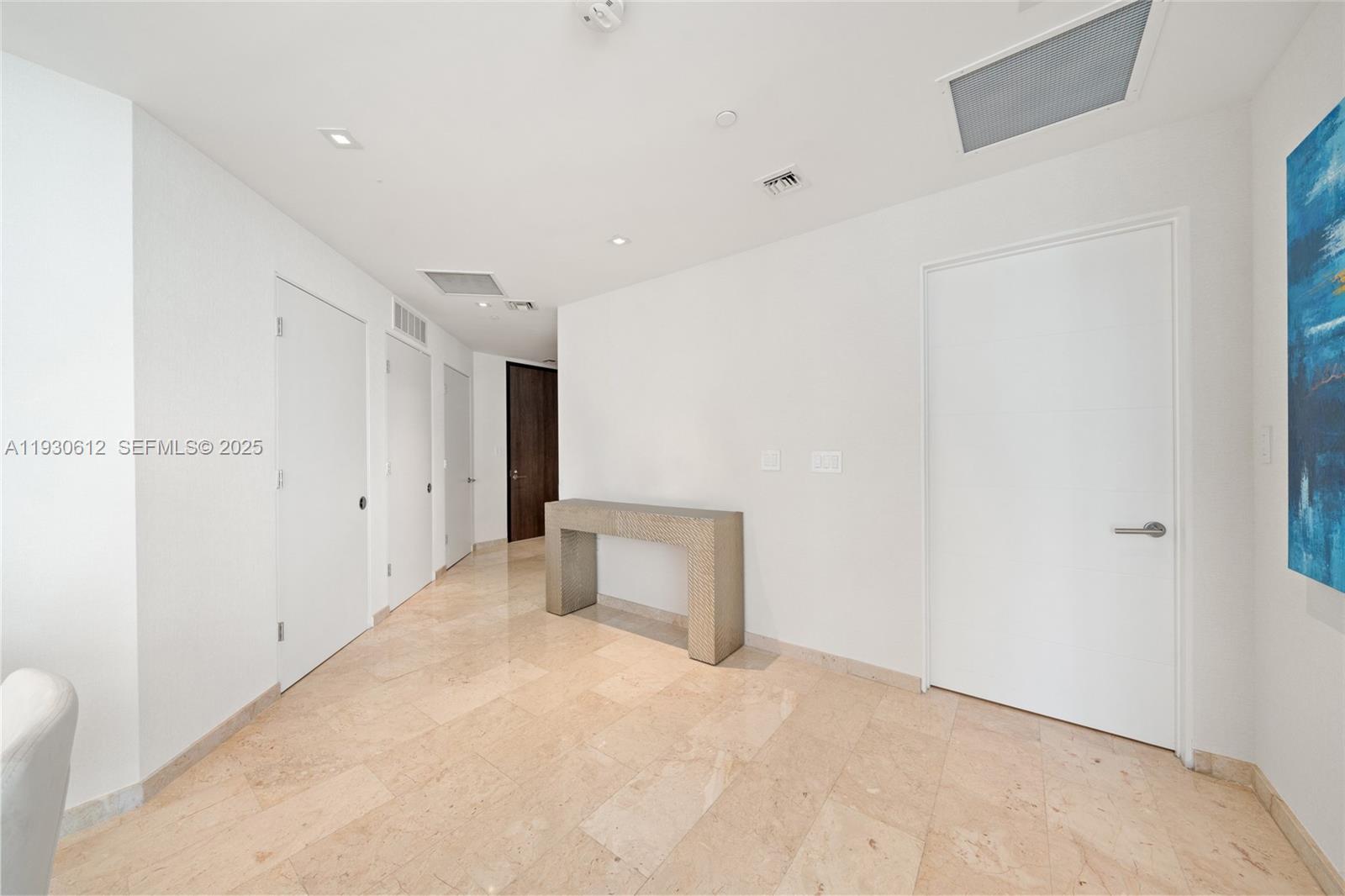 88 SW 7th St #3212, Miami FL 33130
