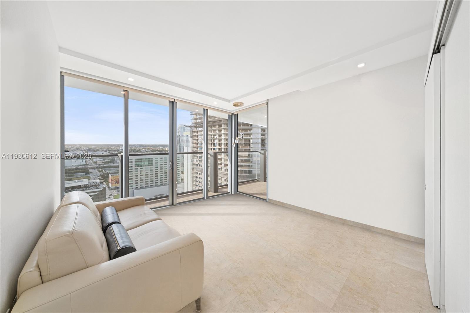 88 SW 7th St #3212, Miami FL 33130